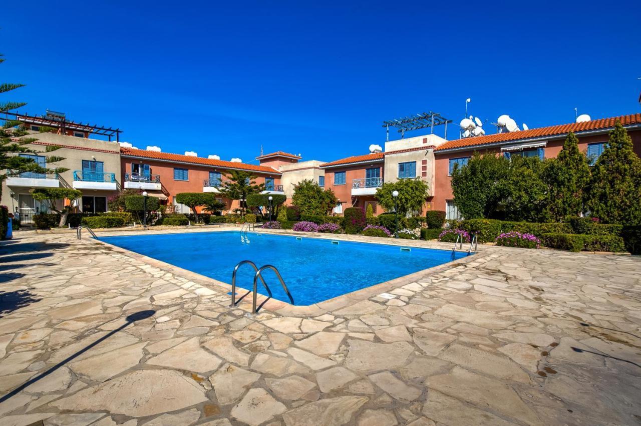 Antonia'S Palace Rooftop Jacuzzi Stunning View Paphos Exterior photo