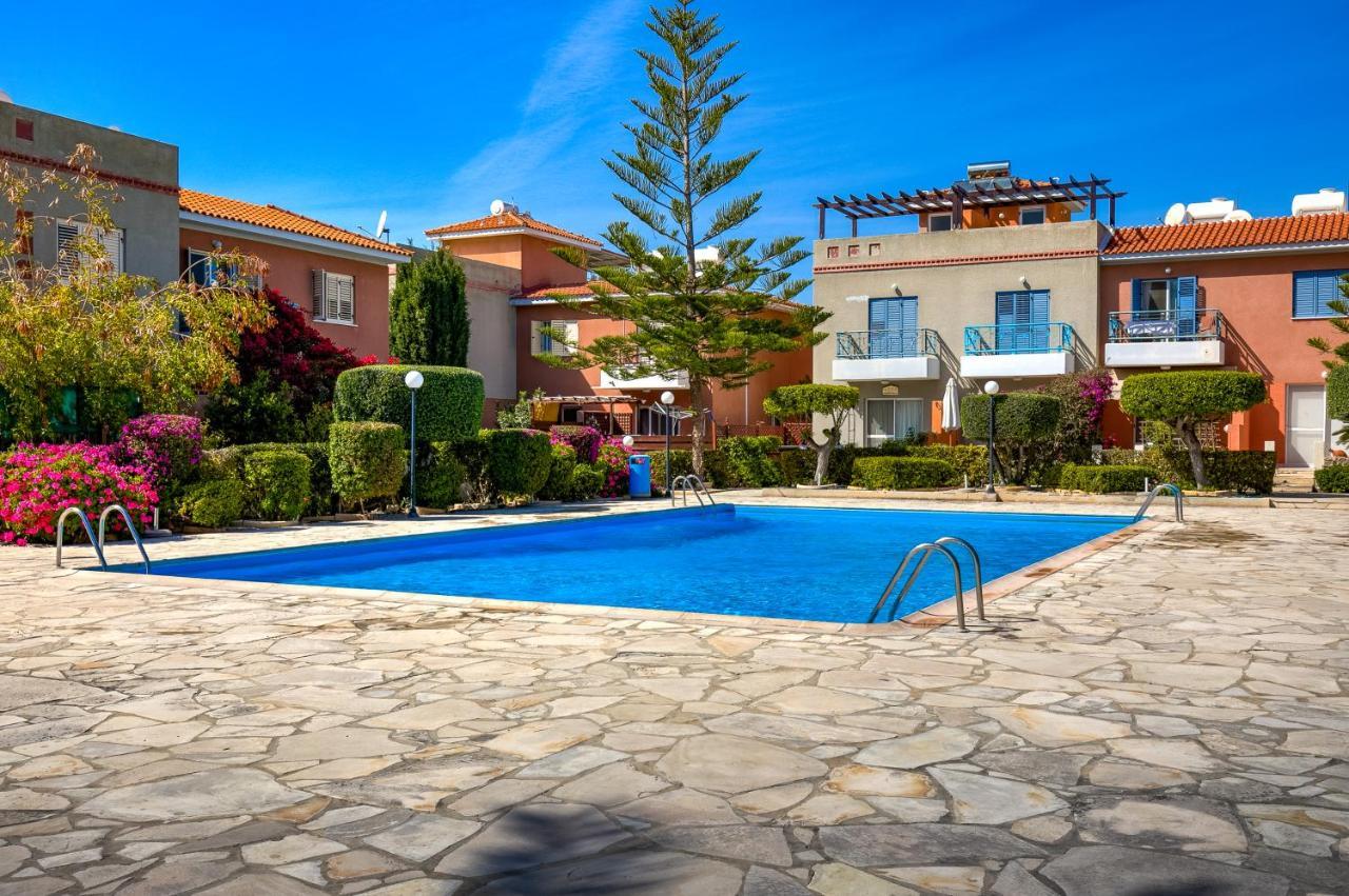 Antonia'S Palace Rooftop Jacuzzi Stunning View Paphos Exterior photo