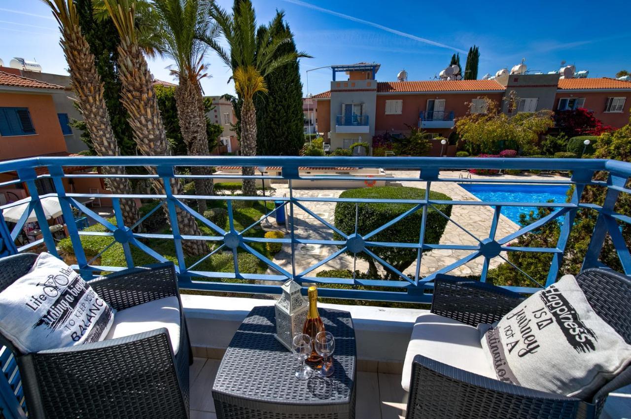 Antonia'S Palace Rooftop Jacuzzi Stunning View Paphos Exterior photo